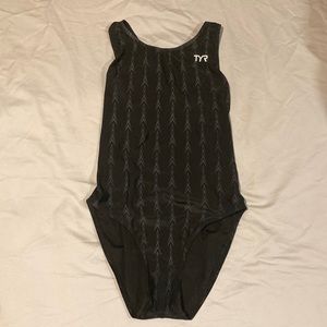 TYR Women’s fusion Aerofit2 tech suit- black, size 34